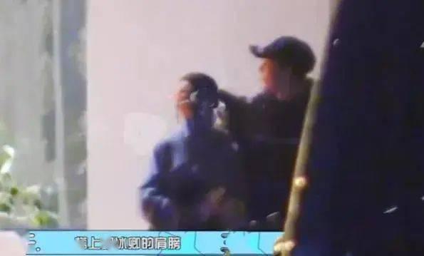 在瓜田里吃瓜真千金爆料了小视频