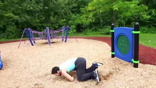 跑酷搞笑视频,翻滚跳跃中的欢乐喜剧